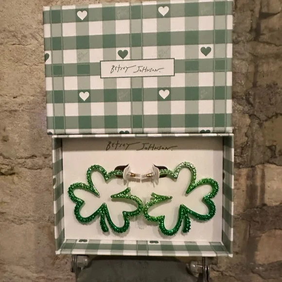 Betsey Johnson Glittering Green Shamrock Earrings - Picture 3 of 6